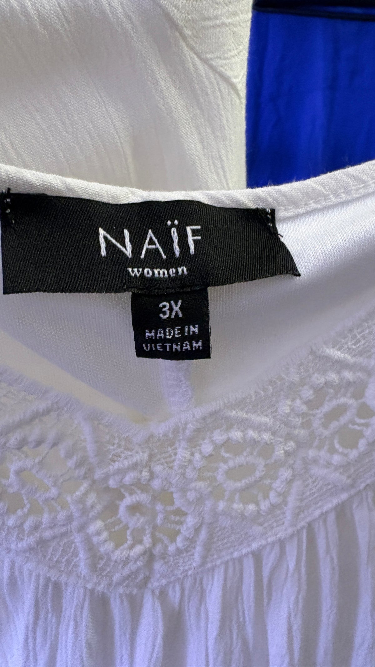 Naïf Women's White Crinkle Gauze Cold Shoulder Crochet Neck Dress - Plus Size 3X
