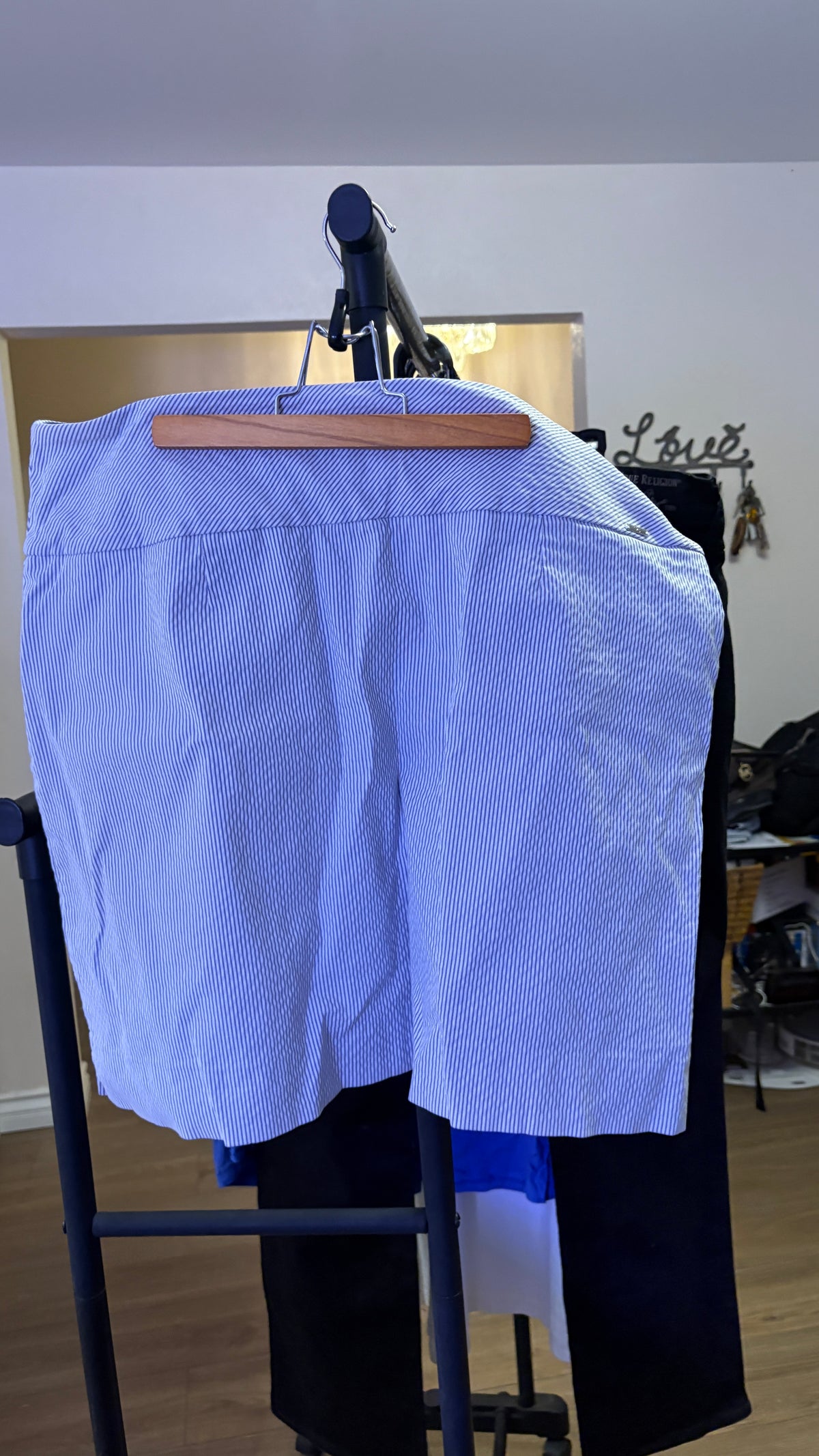 S.C. & CO. Sportswear Ladies' Blue & White Seersucker Pinstripe Pull-On Tummy Control Skort - Size XXL