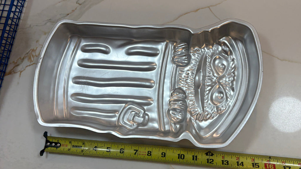 Wilton Oscar the Grouch Aluminum Character Cake Pan - Sesame Street Baking Mold #502-7312