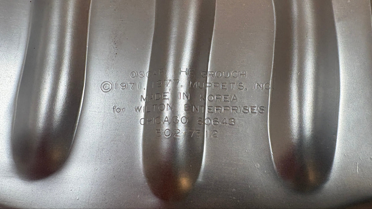 Wilton Oscar the Grouch Aluminum Character Cake Pan - Sesame Street Baking Mold #502-7312