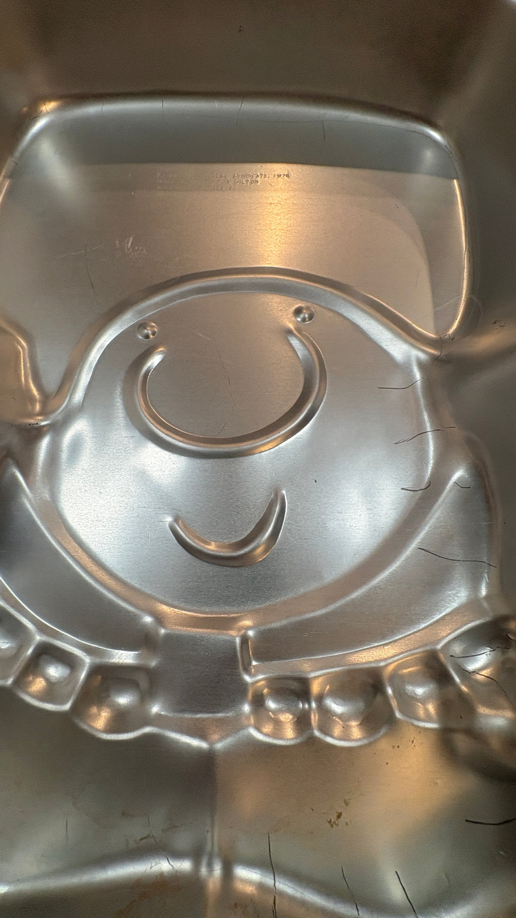 Wilton Ziggy Aluminum Character Cake Pan - Retro Cartoon Baking Mold #502-7628