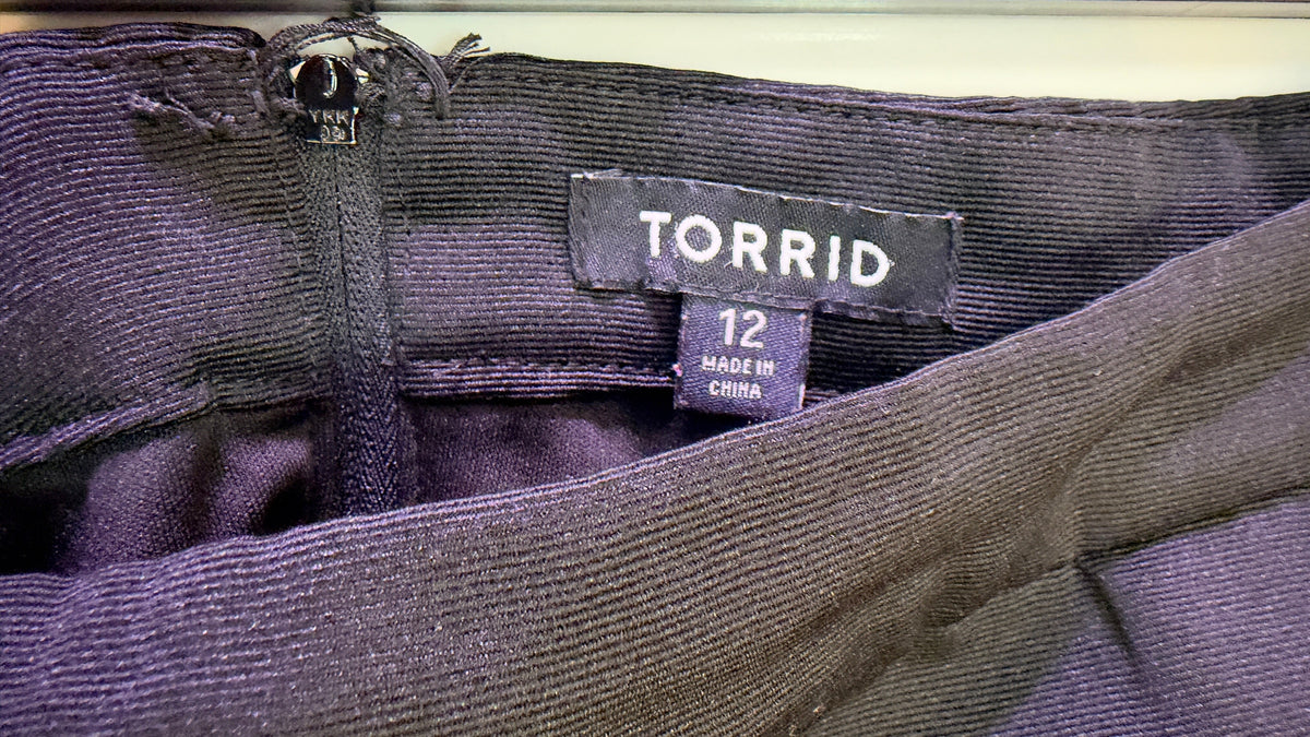 Torrid Size 12 Black Pleated A-Line Midi Skirt – Sheer Organza Mesh Illusion Stripe Trim