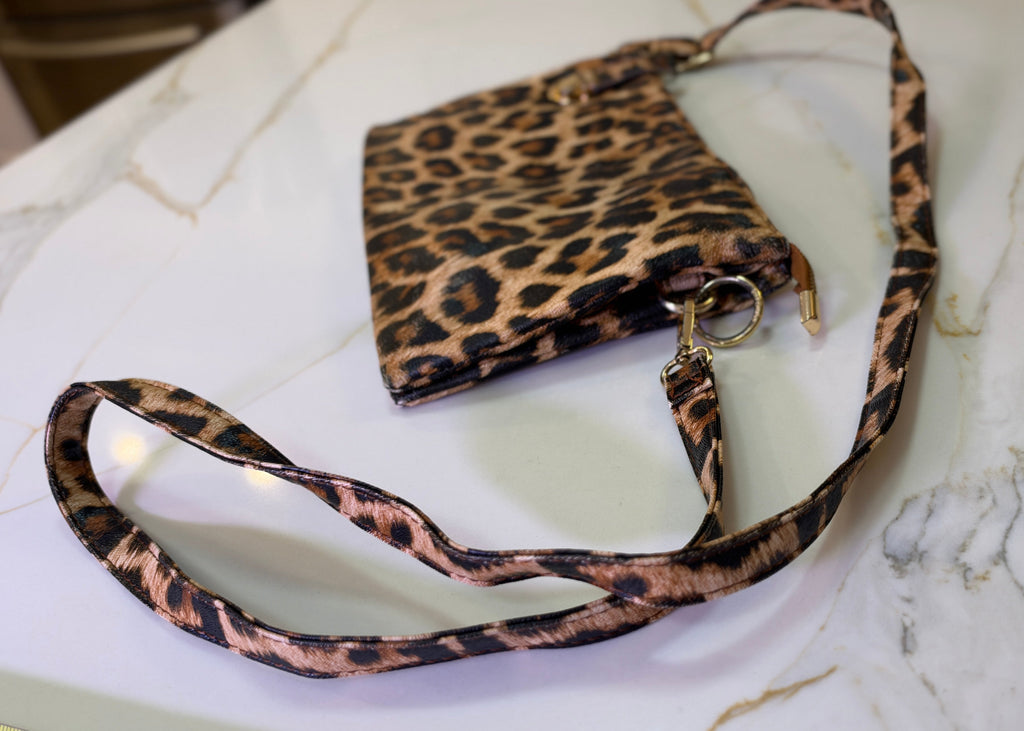 New Vera Bradley Leopard Print Faux Leather Crossbody Bag – Gold-Tone Hardware & Accordion Compartments