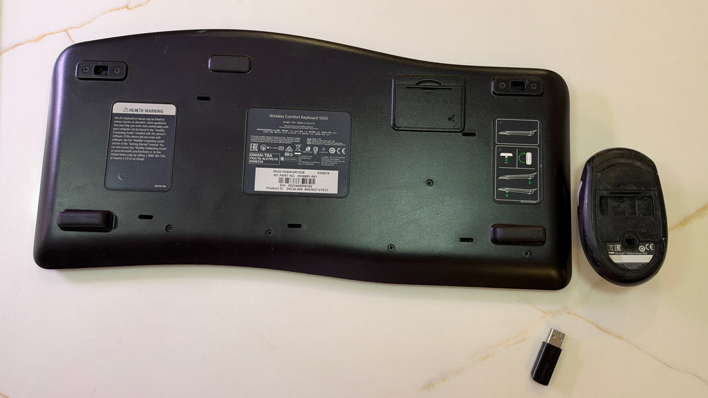 Microsoft Wireless Comfort Desktop 5050 Keyboard and Mouse Combo Set