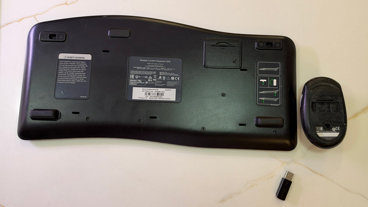 Microsoft Wireless Comfort Desktop 5050 Keyboard and Mouse Combo Set