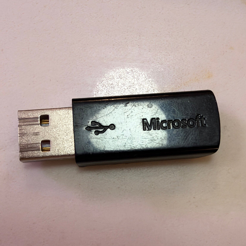 Microsoft Wireless Comfort Desktop 5050 Keyboard and Mouse Combo Set