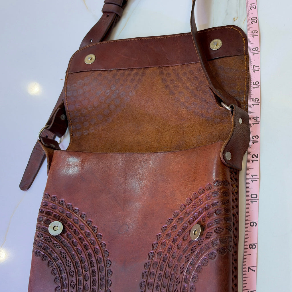 Hand-Tooled Thick Mexican Leather Crossbody Messenger Bag – Chestnut Brown unisex