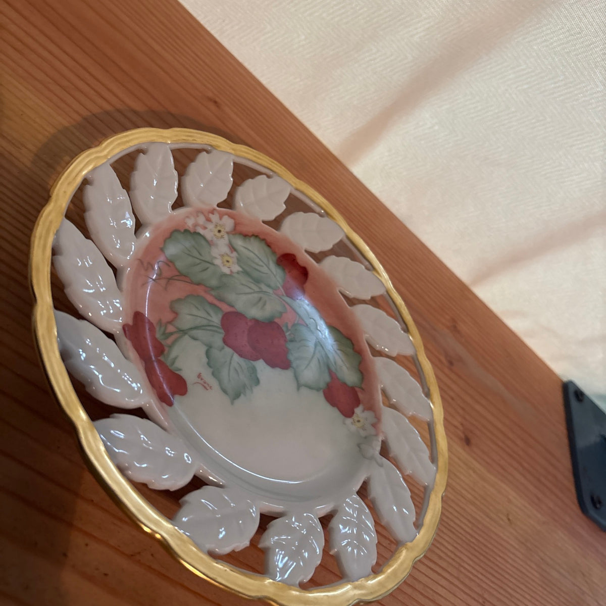 VINTAGE Betson Hand-Painted Strawberry Porcelain Plate | Reticulated Leaf Border | Gold Rim | Japan
