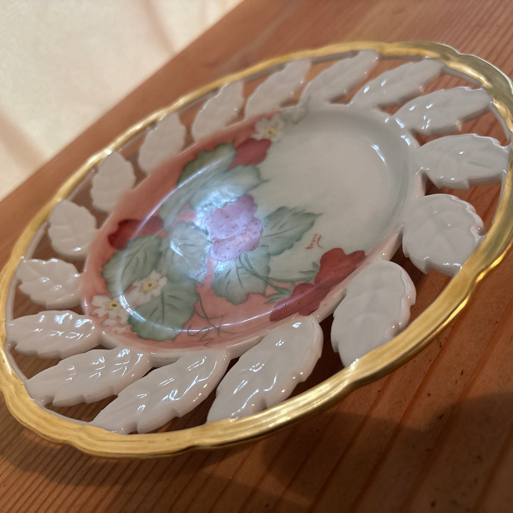 VINTAGE Betson Hand-Painted Strawberry Porcelain Plate | Reticulated Leaf Border | Gold Rim | Japan