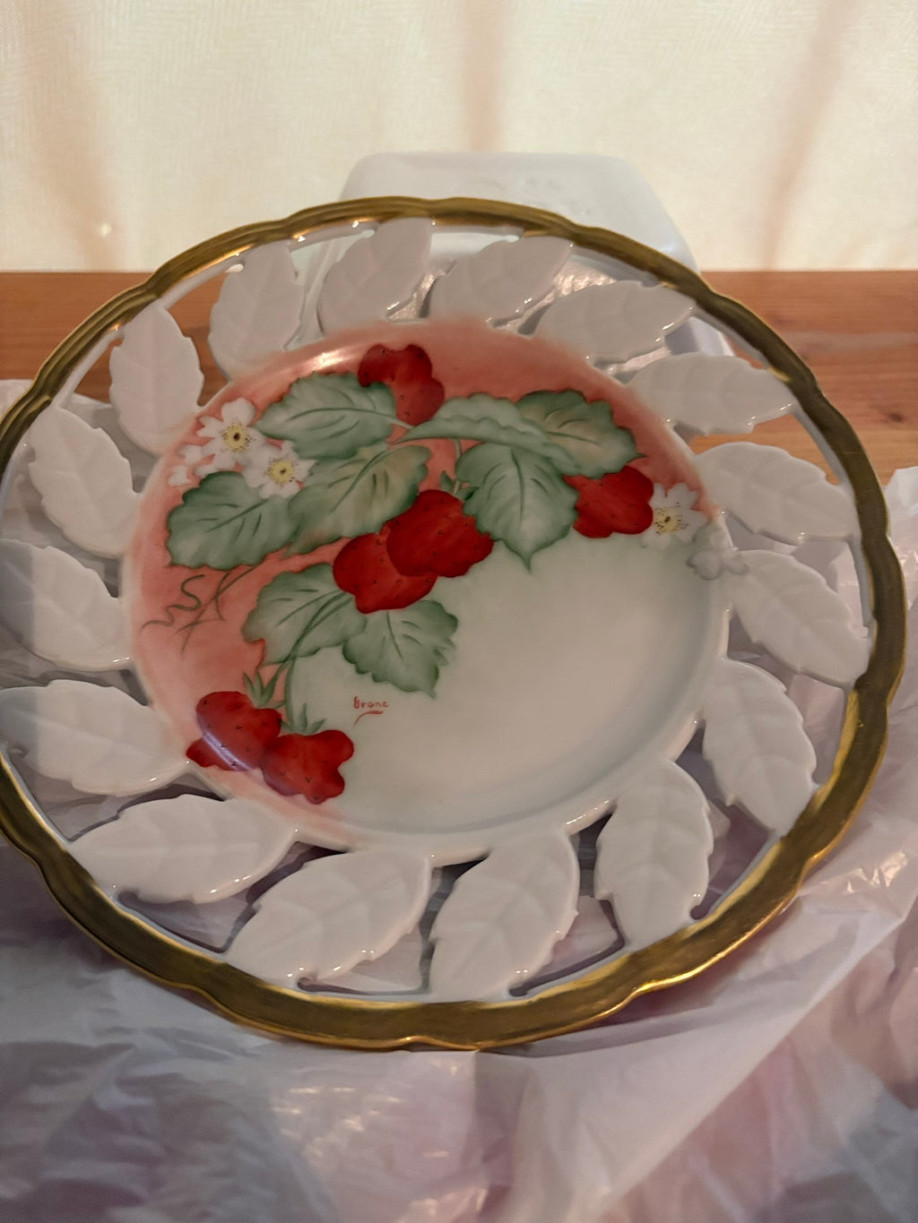 VINTAGE Betson Hand-Painted Strawberry Porcelain Plate | Reticulated Leaf Border | Gold Rim | Japan