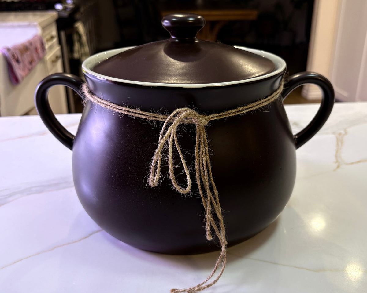 NEW Open Box Parini Ceramic Chili Pot with Lid – Matte Dark Brown 9.5" Soup Casserole Dutch Oven