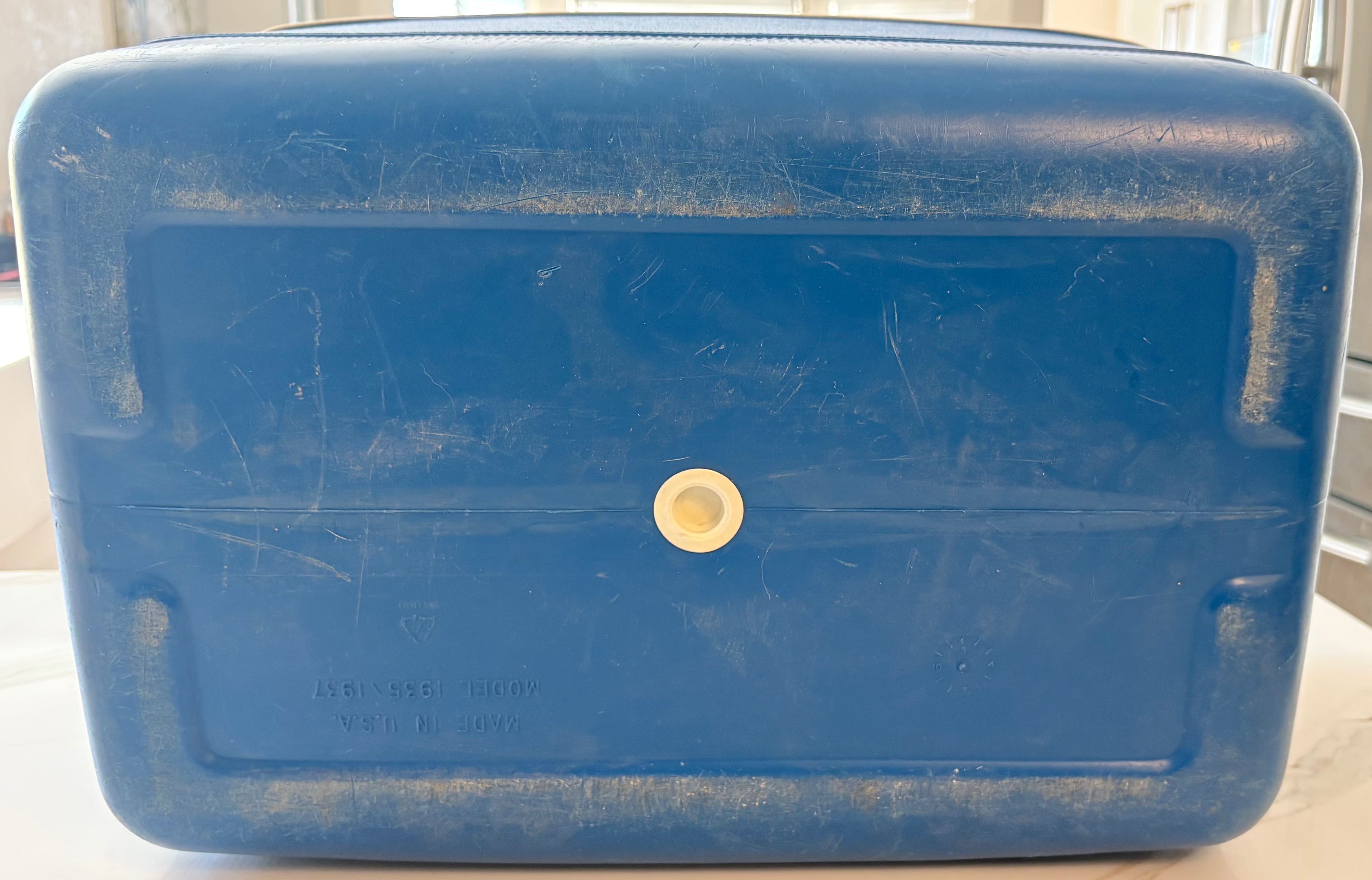 Vintage Rubbermaid 37 Quart Cooler – Model 1935/1937 Blue & White Insulated Ice Chest
