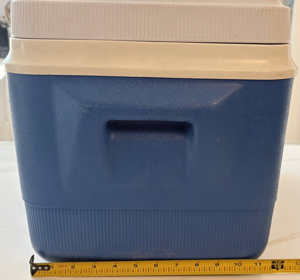 Vintage Rubbermaid 37 Quart Cooler – Model 1935/1937 Blue & White Insulated Ice Chest